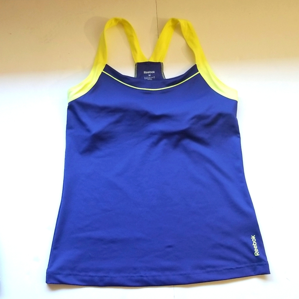Reebok sports top play dry size medium purple